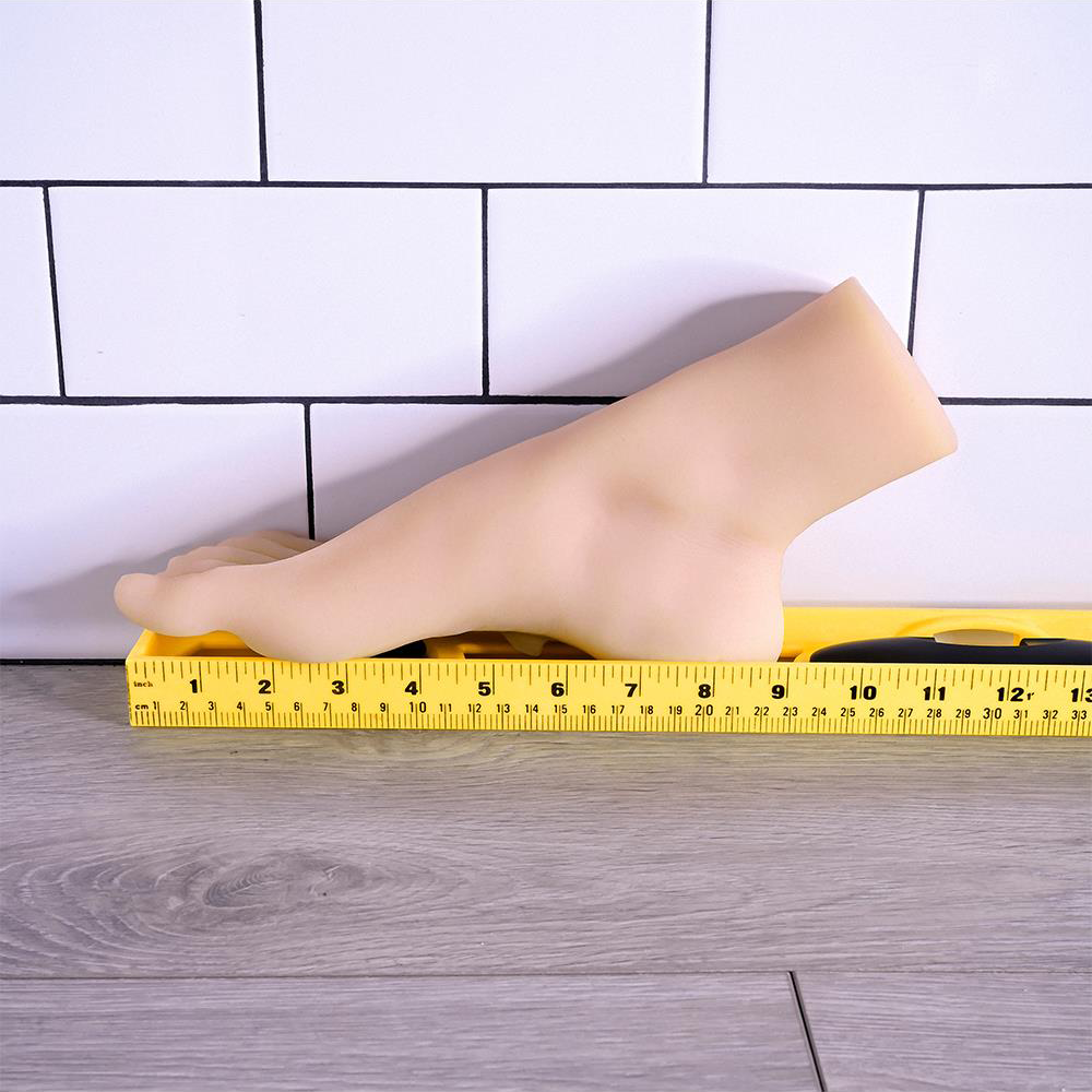 realistisk fotleksak, fotfetisch, penetrerbar kanal, hudvänligt tpe-material, ftalatfri, latexfri, mjuk yta, verklighetstrogen design, sensuell hålfot, realistiska tår, rundad häl, tight känsla, 14cm djup, frigöringsöppning, lätt rengöring, bonus ring, vibratorring, penisring, testikelring, fördröjd utlösning, ökad stimulans, kraftfull orgasm, zero tolerance serie, evolved sexleksak, fetischleksak, för fotfetischister