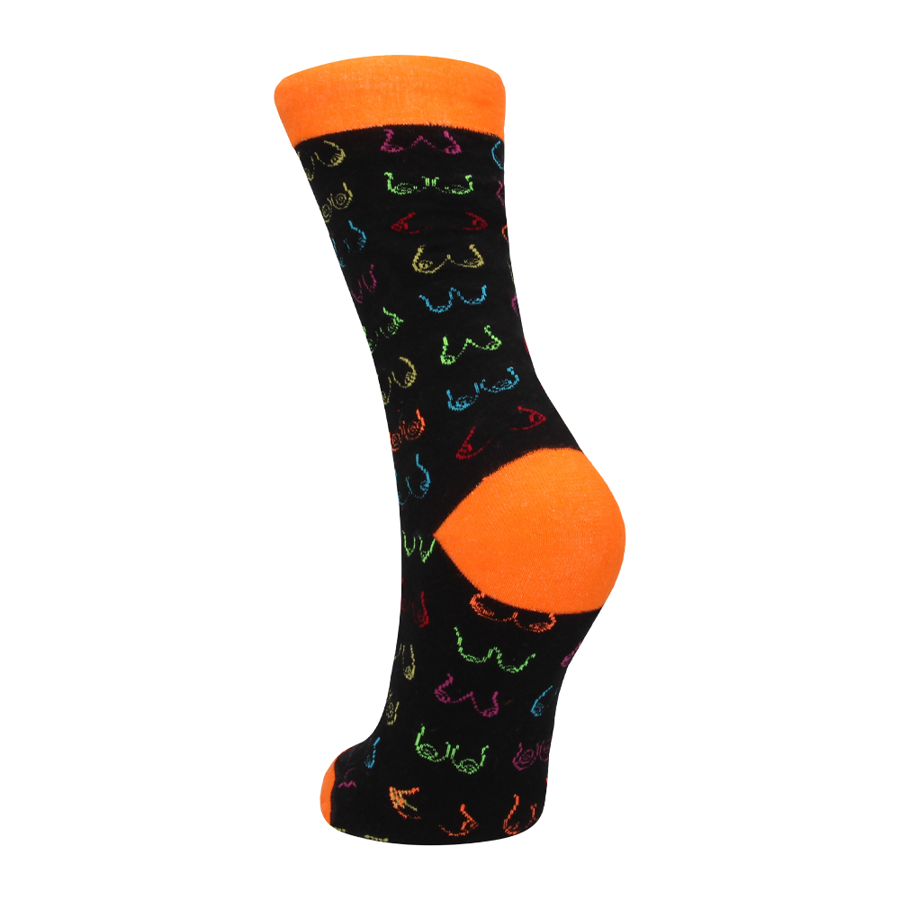 strumpor bröstmönster färgglad humor stretchig bomull bekväm unisex rolig accessoar presenttips skämtplagg textil vardagsstil unik design mjuk passform kreativ outfit gåva