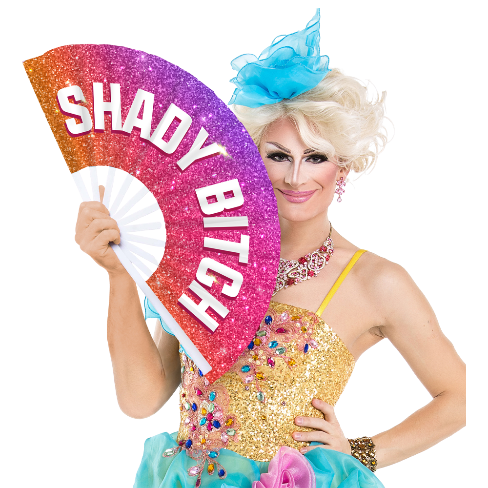 färgstark solfjäder shady bitch m proud pride accessoar hållbar lätt polyester design vit text festival dans parad kaxig stil stolthet