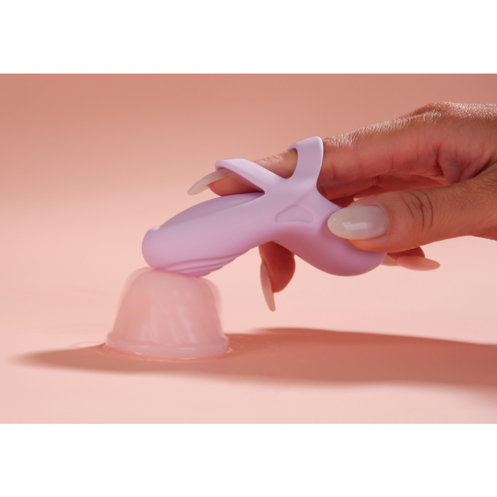 vattentät uppladdningsbar finger vibrator med värmefunktion appstyrd fjärrstyrd klitorisstimulator flexibel silikonsleeve diskret resevänlig trådlös stimulator trosvibrator ergonomisk design trummande funktion
