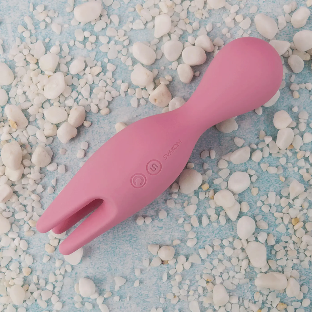 vibrator tre rörliga fingrar flexibel design klitorisstimulans g-punkt bröstvårtor perineum massage silkeslen silikon vattentät uppladdningsbar usb kraftfull rytmisk stimulans diskret sexleksak förspel solo parlek